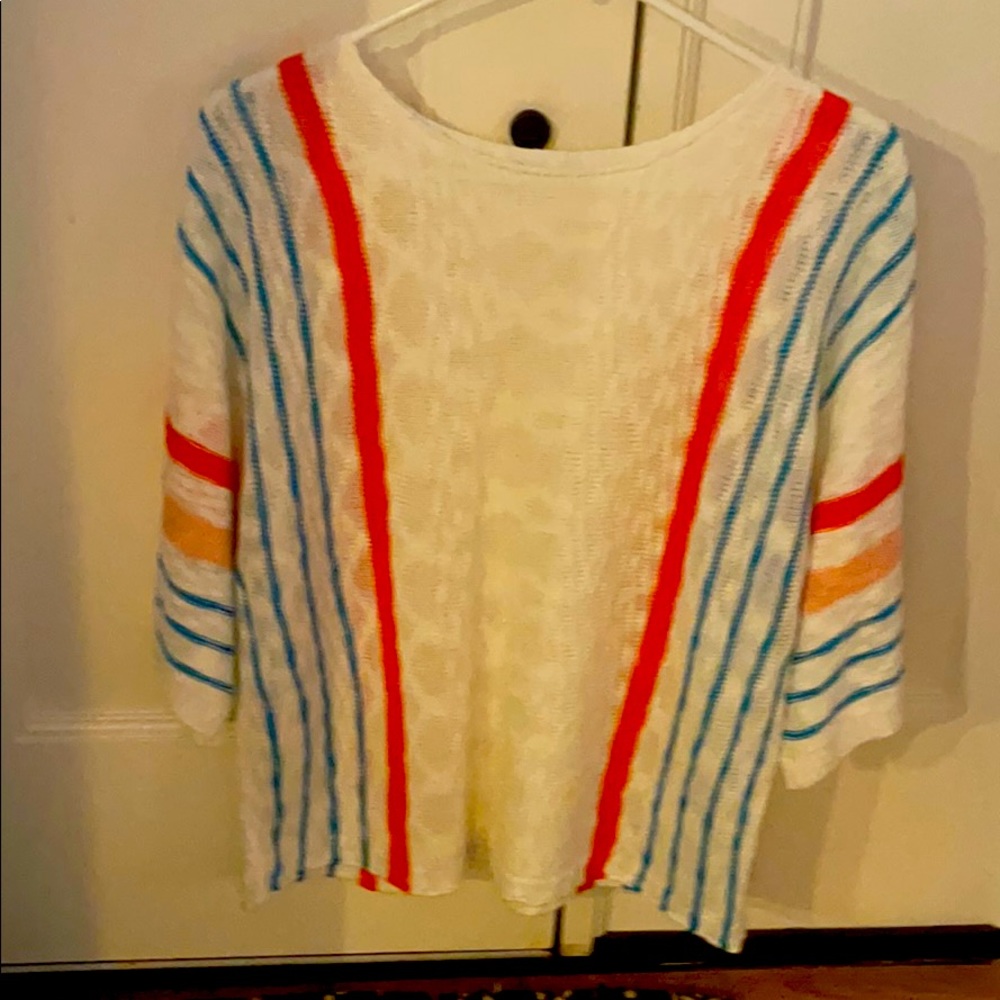 Light weight sweater